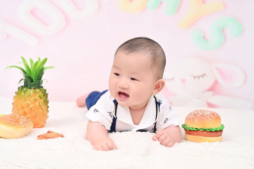 绍兴宝宝在妈妈肚子里